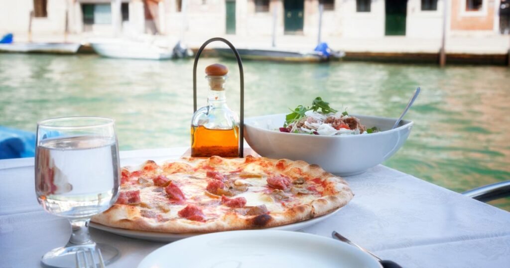 Mediterranean Diet vs American Diet - Pizza can be healthy - eating pizza in Venice